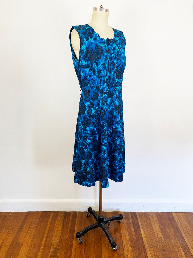 1950s County Fair Black and Blue Floral Cotton A-line Dress Retro Sundress 50s Day Dress Pin Up Rockabilly / Size Large image 2