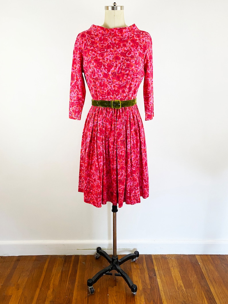 1950s Fuchsia Pink Abstract Paisley Cotton Fit and Flare Day Dress Retro Party Rockabilly Pin Up Cute Bright / Size Medium 8 image 3