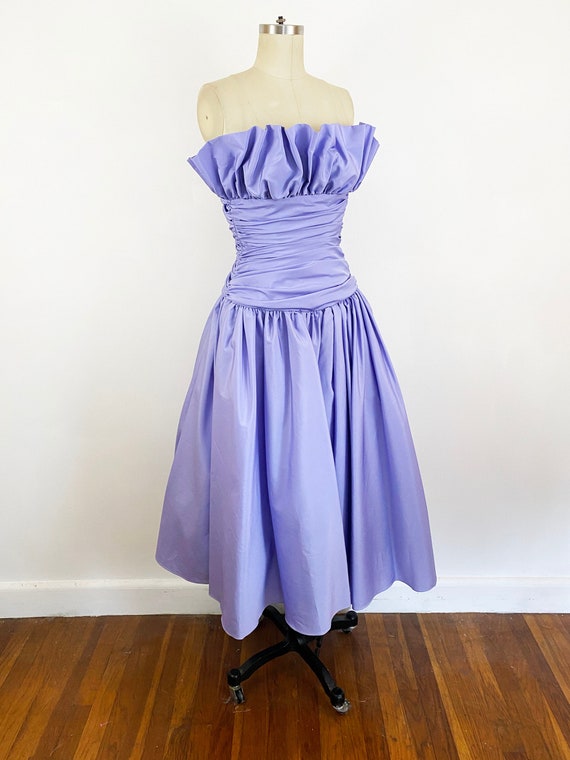 1980s Ruffle Strapless Lilac Purple Formal Fit an… - image 1