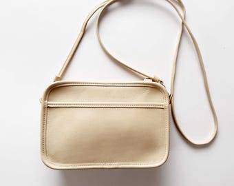 Vintage Coach British Tan Small Crossbody Sidepack Bag Style  display picture 3