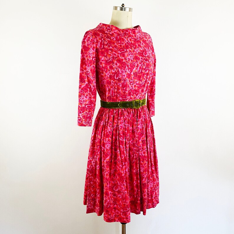 1950s Fuchsia Pink Abstract Paisley Cotton Fit and Flare Day Dress Retro Party Rockabilly Pin Up Cute Bright / Size Medium 8 image 2