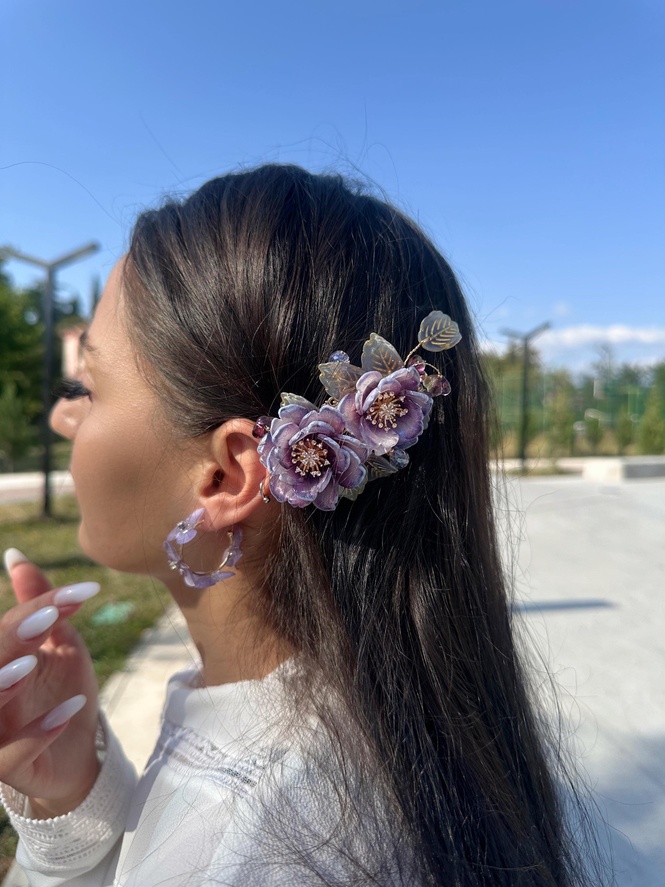 紫のベゴニアの花のヘアクリップ、ロマンチックな花のヘア 