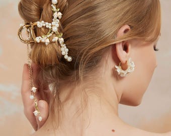 Lily of Valley Pearl Garden Hair Claw, romantic hair decorations, floral hair claw, wedding jewelry gifts, white flower hair claw