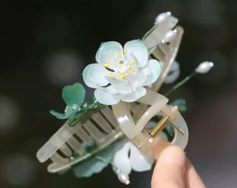 White Waterlily Flower Garden Hair Claw, romantic hair decorations, floral hair claw, wedding jewelry gifts, white flower hair claw