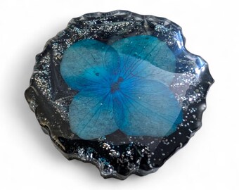 Needle Minder: Blue Hydrangea Resin with Silver Glitter (1.75 inch)