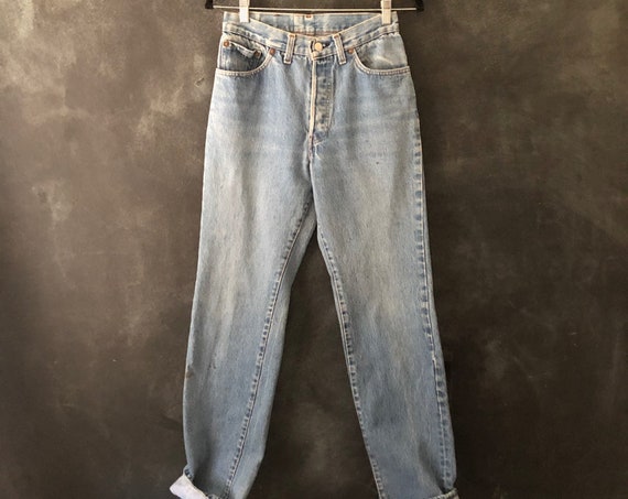 levis 501 light broken in