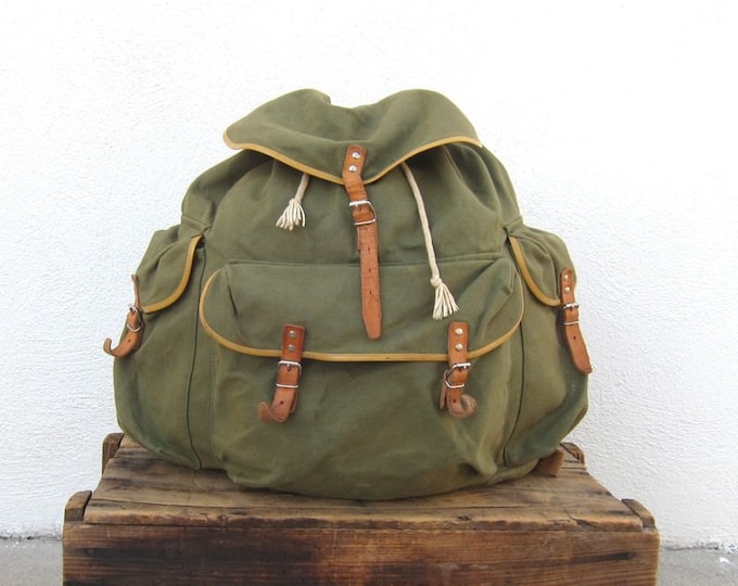 Vintage Military Large Army Canvas Rucksack Backpack W/multiple Pockets