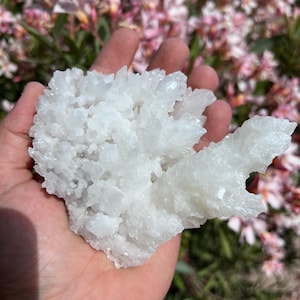 White calcite quartz crystal specimen, natural calcite, mineral stone