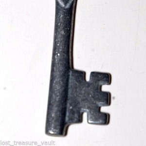 Vintage Silver Tone Metal Skeleton Key Large Pendant