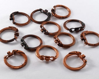 Lote vintage de 12 llaveros de acero chapado en cobre con bisagras que se pueden cerrar 1940 Stock DIY