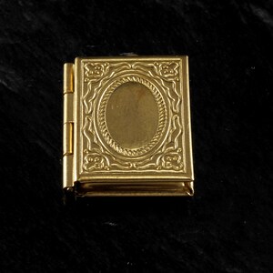 Broche Vintage Rectangulaire En Laiton Avec Médaillon En Obsidienne - Occasion, Couleur Marron, Sans Marque