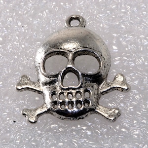 Ciondolo Vintage Skull Crossbone argento tono metallo fascino fai da te gioielli Making