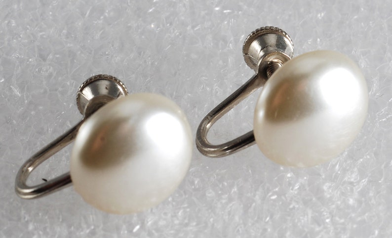 Vintage 60's Nemo Hand Polished Quality Faux Pearl Screw Back Earrings NOC Jewelry image 2