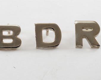 Lote de 3 colgantes con letras monogramadas en tono plateado vintage "B R D" de 3/4" a 5/8" para reutilizar