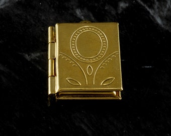 Vintage libro medallón latón crudo 19 mm x 15 mm colgante DIY flor motivo joyería hacer A
