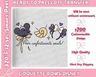 Op de afbeelding: Een DTF-transferontwerp met drie illustraties: een Mickey Mouse-hoofd met een boeket, een zeeschelp en een haarband met een strik. De tekst "Poor unfortunate souls!" is inbegrepen. Het ontwerp heet "Coquette Bows Disney".