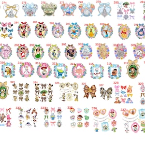 Op de afbeelding: Een verzameling diverse Disney-thema versieringen, waaronder strikken, ovale frames met karakterillustraties en Mickey Mouse-vormige ontwerpen. Het kleurenpalet omvat pasteltinten en levendige kleuren.
