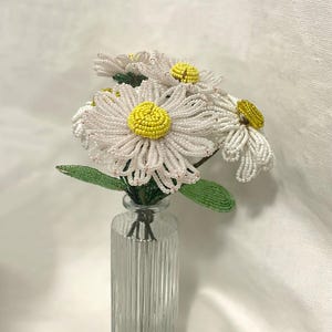 Beaded Daisies; Beaded Bouquet, French Beaded Flowers, Spring Flowers, Spring Decor, Mother&#39;s Day Gifts, Anniversary, Wedding, Bride, Love