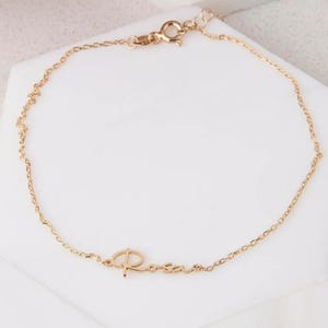 Tobillera con nombre personalizado • Tobillera personalizada de oro, plata u oro rosa • Delicado regalo de joyería de verano para ella o dama de honor