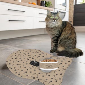 Personalized Cat Fish-Shaped Feeding Mat Custom Name, Non-Slip, Cute Cat Food & Water Placemat, Easy Clean, Unique Cat Lover Gift
