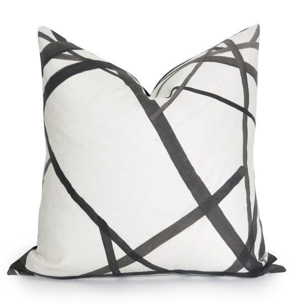 Canali Fodera Cuscino - Kelly Wearstler Canali - Ebano - Nero e Bianco Sporco - Cuscino Geometrico - Cuscino Nero - Neutro