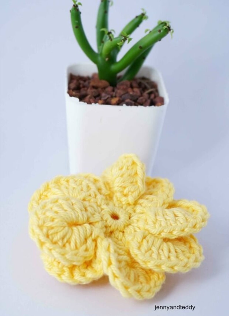 easy 3d crochet flower pinwheel with video tutorial image 1