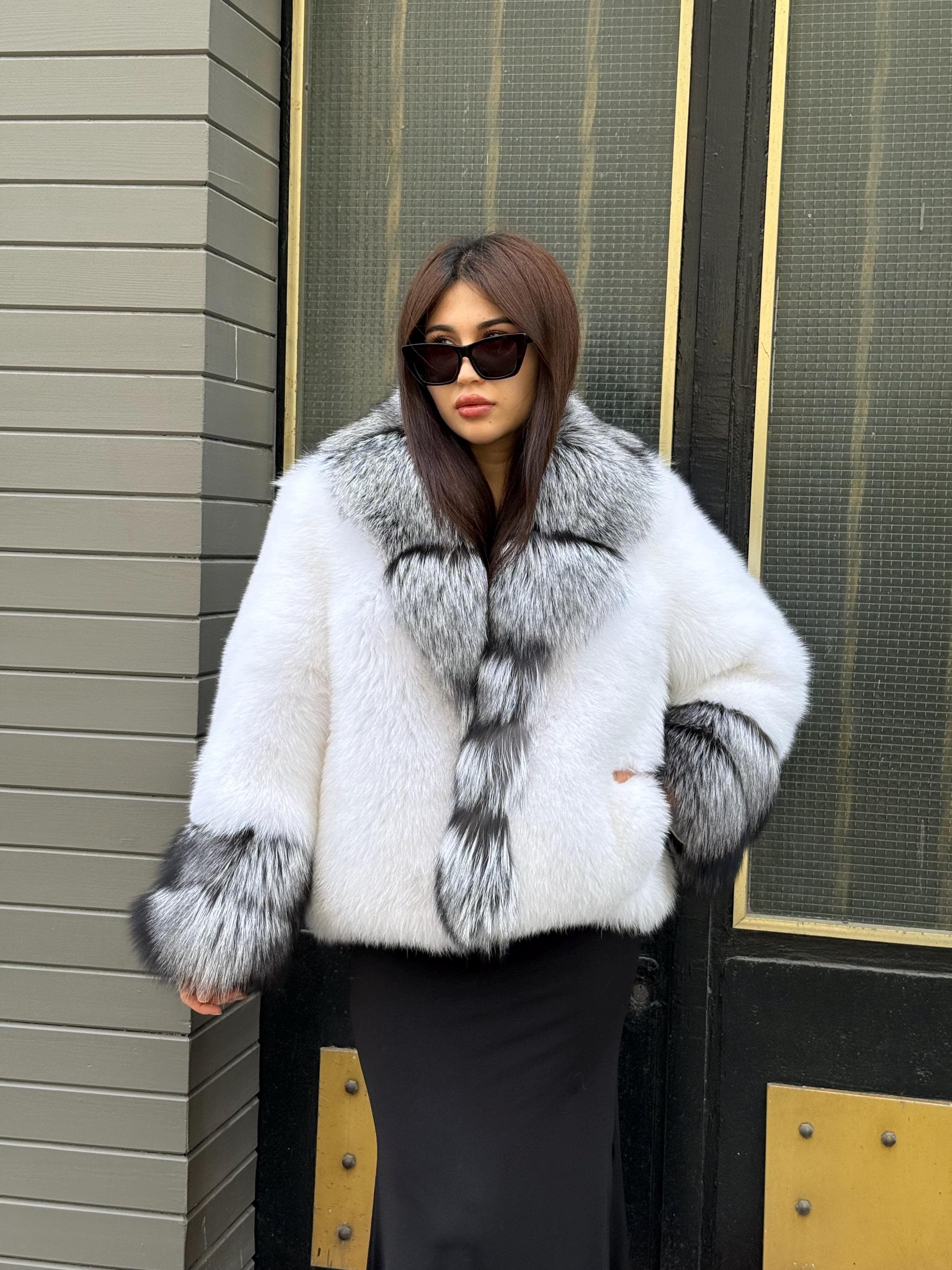 ラグジュアリーなシャドーホワイトフォックスファージャケット