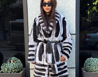REX in Chinchila Color Fur Coat With Fox Collar!brand New Real