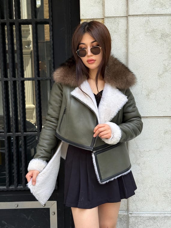 Casaco cáqui de pele de carneiro feminino Jaqueta curta em