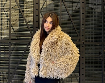 Oversized Shaggy Faux Fur Jacket: Vegan Beige Tibetan Fut Coat