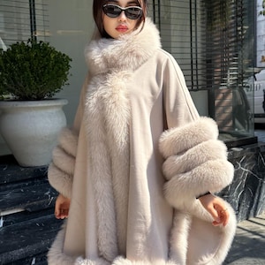 Beige Wool Cashmere Cape Coat with Fox Fur Trim – Women’s Luxury Winter Wrap, Elegant Oversized Shawl Poncho, Plus Size Handmade Cloak