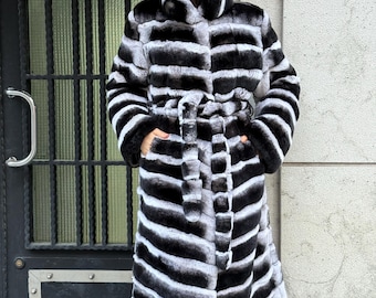 REX in Chinchila Color Fur Coat With Fox Collar!brand New Real