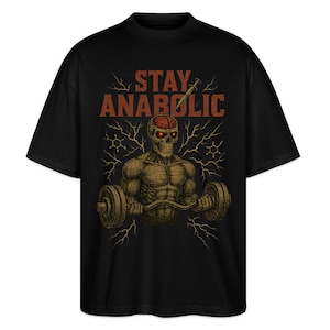 Puede incluir: Camiseta negra con un gráfico de una figura musculosa con un cerebro inyectado con una jeringa. El texto "STAY ANABOLIC" está impreso en rojo sobre la figura.