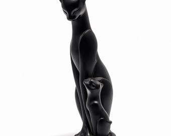 Modern Black Cat Statue with Kitten | Minimalist Resin Figurine Home Decor