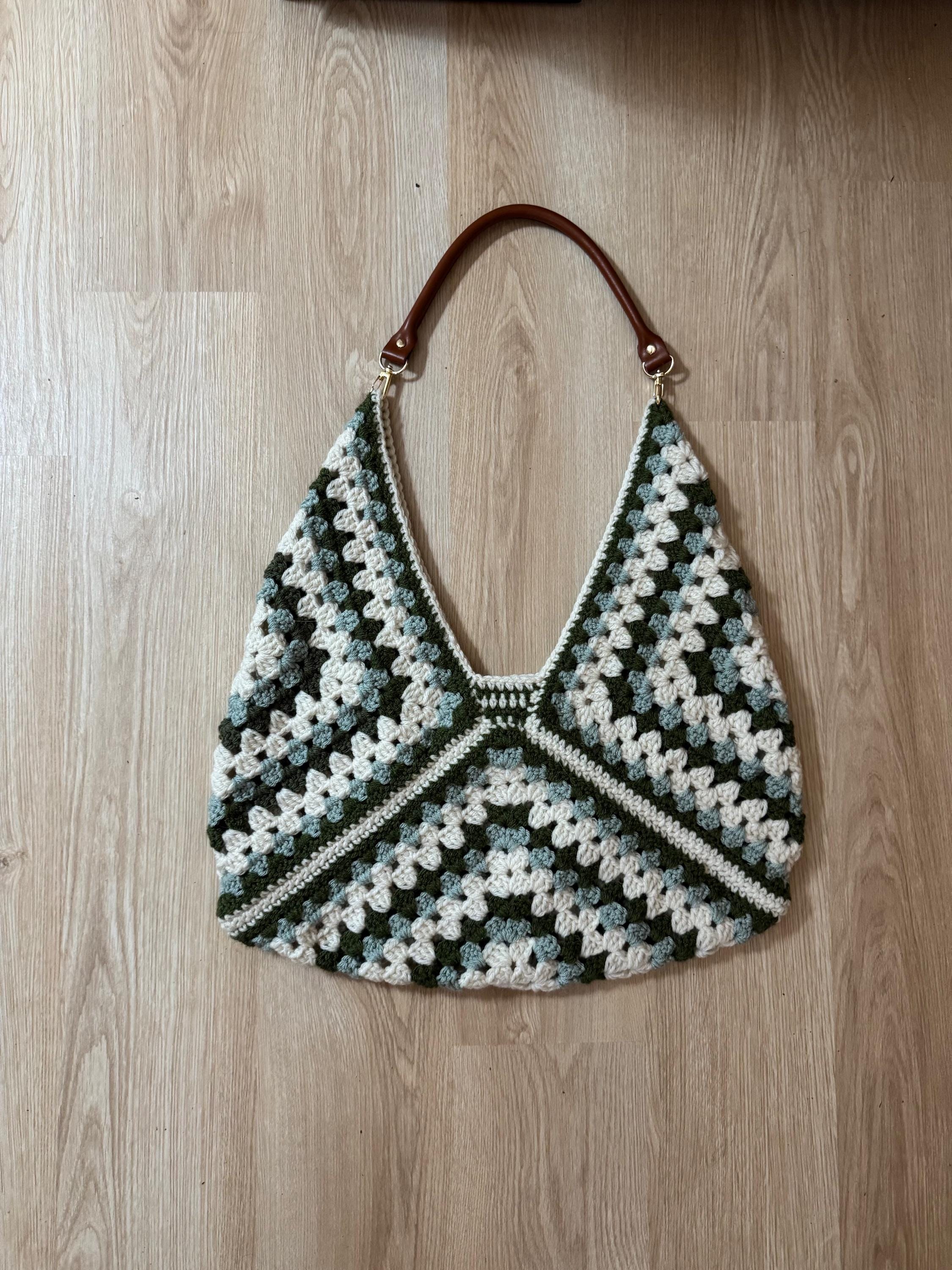 Granny Square Triangle Bag Crochet Pattern | Small, Medium & Large