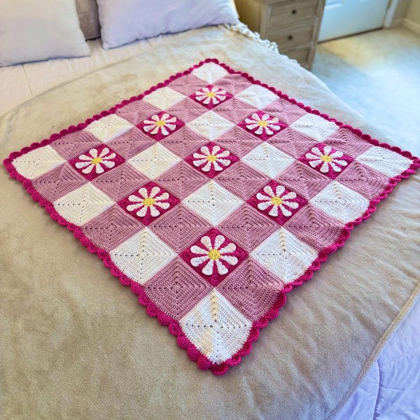 Retro Daisy Granny Square Baby Blanket Crochet Pattern