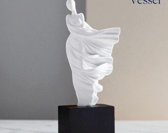 Modern Resin Thinker Statue – Abstract Character Sculpture for Tabletop, Shelf, Office, or Home Decor Gift Idea