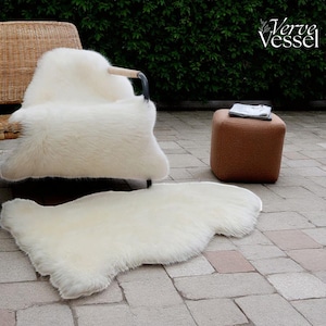 Soft White Faux Fur Area Rug | Washable Non-Slip Bedroom, Living Room, Office Carpet | Elegant Shaggy Accent Rug for Home Decor