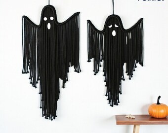Macrame Ghost Wall Hanging – Gothic Black Tassel Tapestry for Halloween Decor, Witchy Wall Art, Spooky Home & Party Decoration
