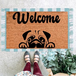 Welcome Pug Dog Doormat, Cute Dog Lover Entry Mat, Peeking Pug Coir Doormat, Pet Owner Gift Idea, Funny Animal Welcome Door Mat for Porch