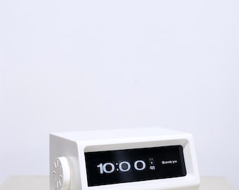 Vintage 70's Japan Sankyo DT-431 Joy-clo White Digital Flip Clock