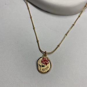 ローズメダリオンネックレス、ローズパターンネックレス、レディースジュエリー、ハンドメイドネックレス、彼女へのギフト、母の日、誕生日プレゼント