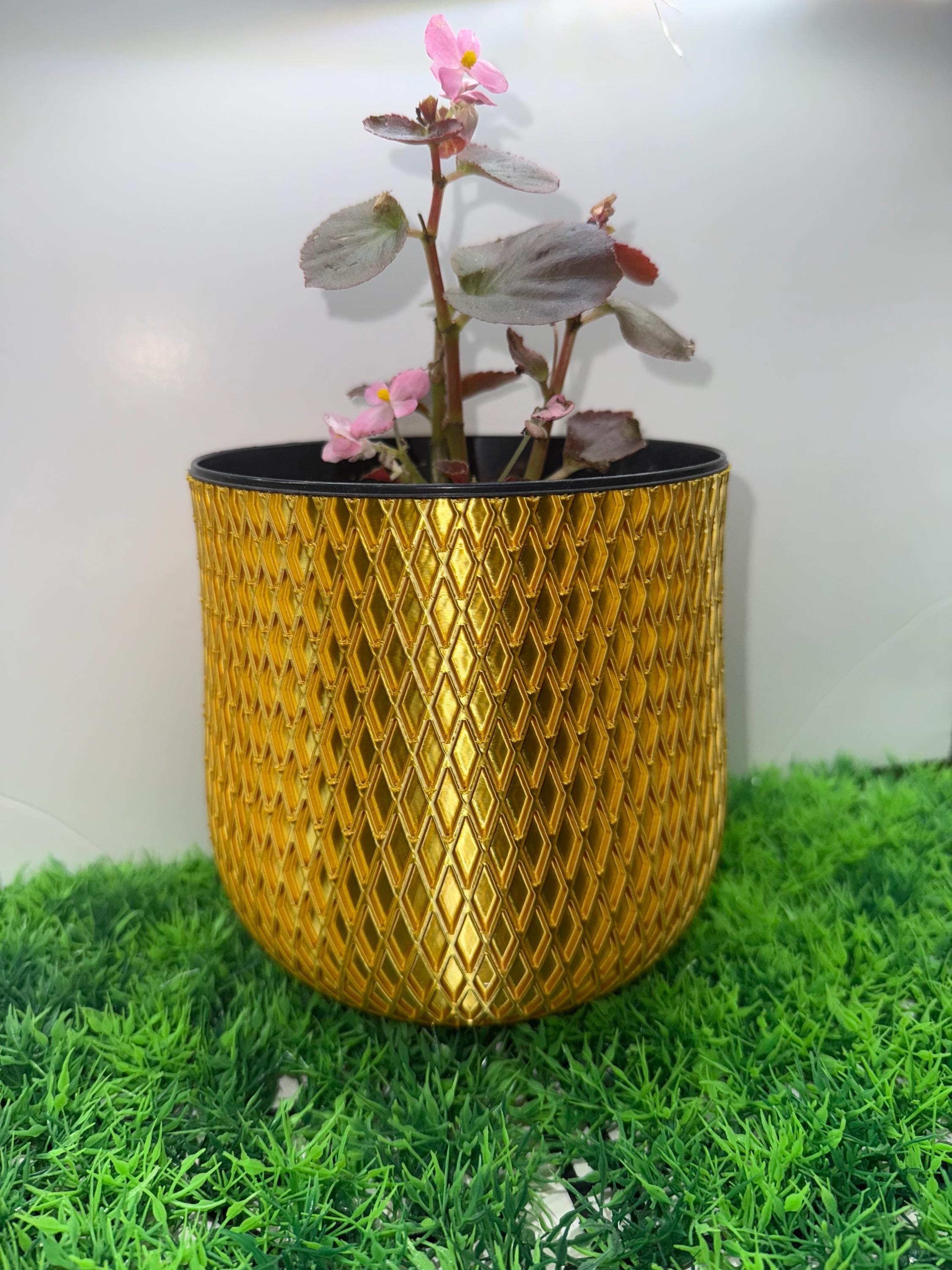 jardinière en treillis doré
