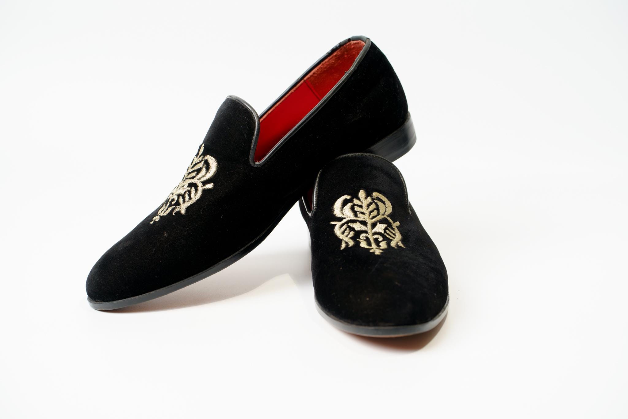 Handmade Black Velvet Loafers for Men – Embroidered Smoking  display picture 1