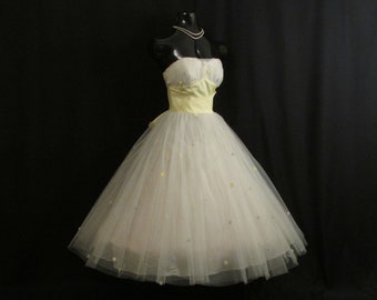 Vintage 1950's 50s STRAPLESS Lorrie Deb White Lemon Tulle Taffeta Applique Flowers Pearls Circle Skirt Party Prom Wedding DRESS Gown