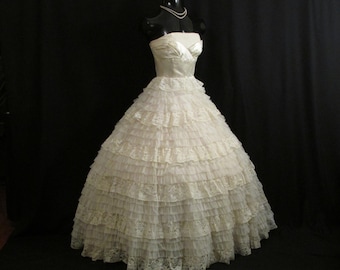 SALE Vintage 1950's 50s Bombshell STRAPLESS Ivory Satin Chiffon Chantilly Lace Party Prom Wedding DRESS Gown