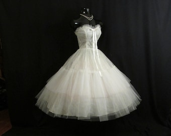 SALE Vintage 1950's 50s STRAPLESS Bombshell White Ivory Silver Metallic Tulle Taffeta Lace Party Prom WEDDING Dress Gown
