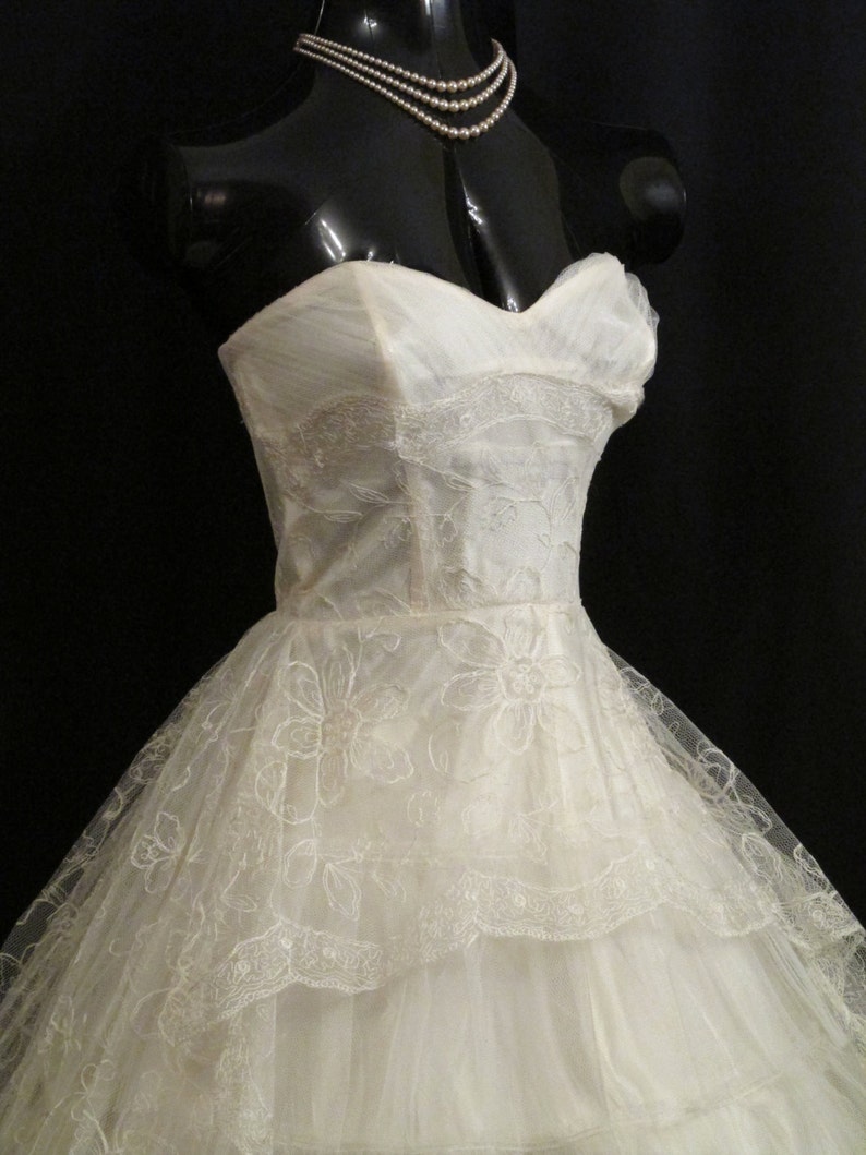 Vintage 50's 50s STRAPLESS Bombshell Ivory Tulle Embroidered Lace Party Prom Wedding DRESS Gown image 3