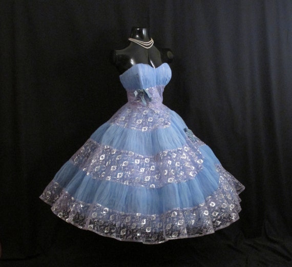 Vintage 1950's 50s STRAPLESS Bombshell Blue Lavend