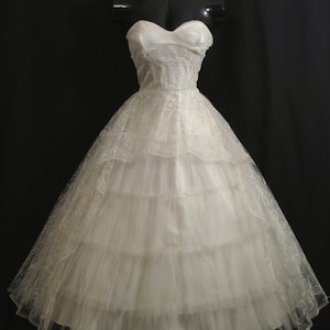 Vintage 50's 50s STRAPLESS Bombshell Ivory Tulle Embroidered Lace Party Prom Wedding DRESS Gown image 2